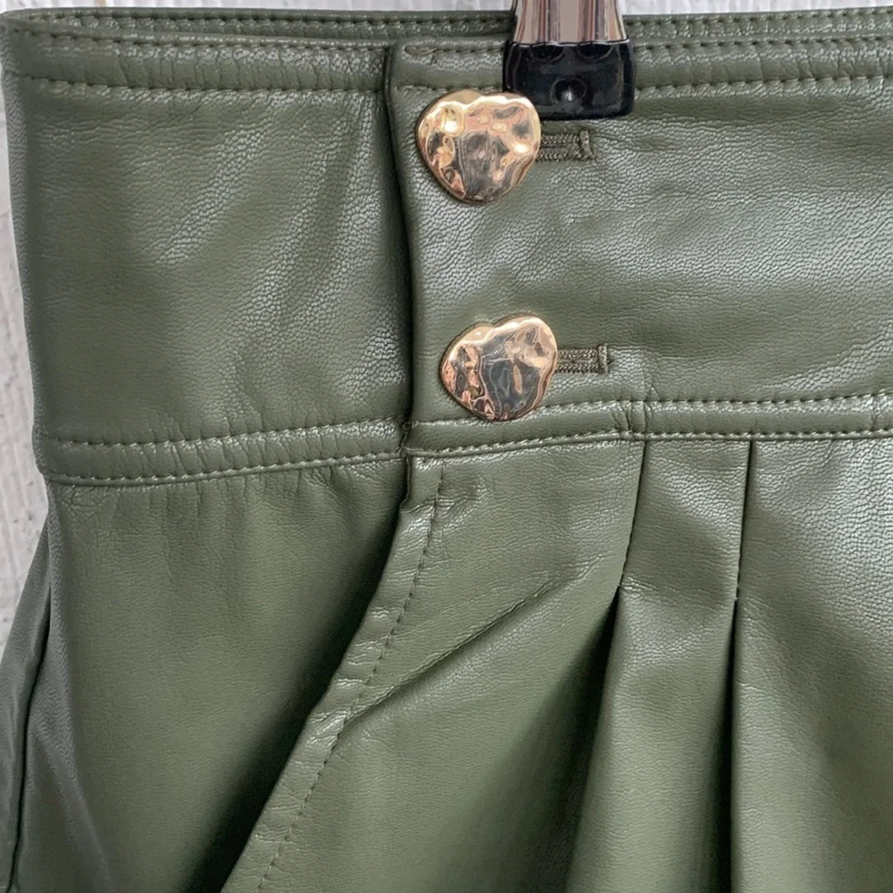 TANYA TAYLOR Faux Leather Greta Rolled Cuffs Shorts Olive sz 12 - Picture 5 of 12